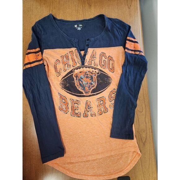 NFL Chicago Bears long sleeved t-shirt with button v neck and Bears head logo on - Picture 1 of 5